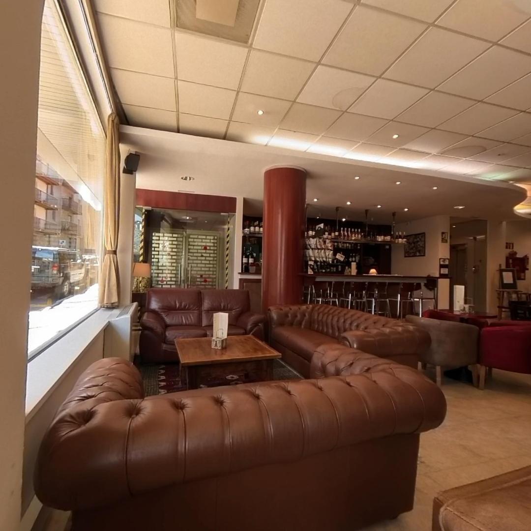 פאס דה לה קאסה Hotel Cubil מראה חיצוני תמונה